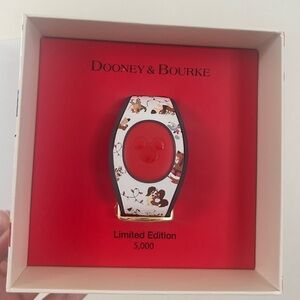 Disney Dooney & Bourke MagicBand 2, Holiday Dogs Limited Edition, Rare NWT